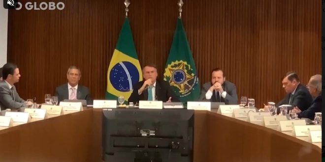 “VÍDEO APREENDIDO REVELA BOLSONARO INSTIGANDO AÇÕES PRÉ-ELEITORAIS PARA EVITAR ‘GRANDE GUERRILHA'”