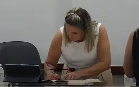 MARTA HELENA PELEGRIN SIRIO TOMA POSSE COMO VEREADORA POR 90 DIAS EM SUBSTITUIÇÃO A VAGNER TARCÍSIO DE MORAIS NA CÂMARA MUNICIPAL