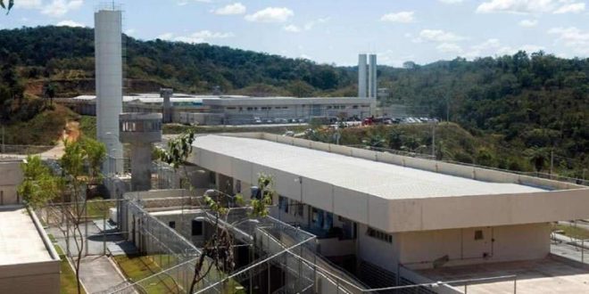 MULHER É MORTA COM 17 TIROS PERTO DE PRESÍDIO DE RIBEIRÃO DAS NEVES